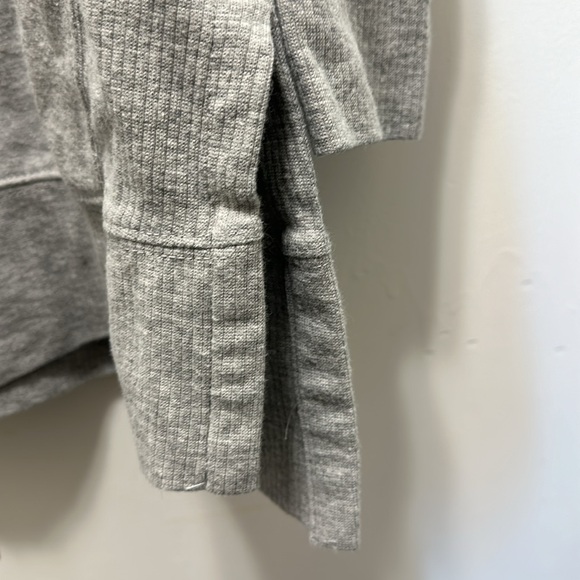 Maurices Adventure Calls Sweatshirt Size L - Picture 4 of 4